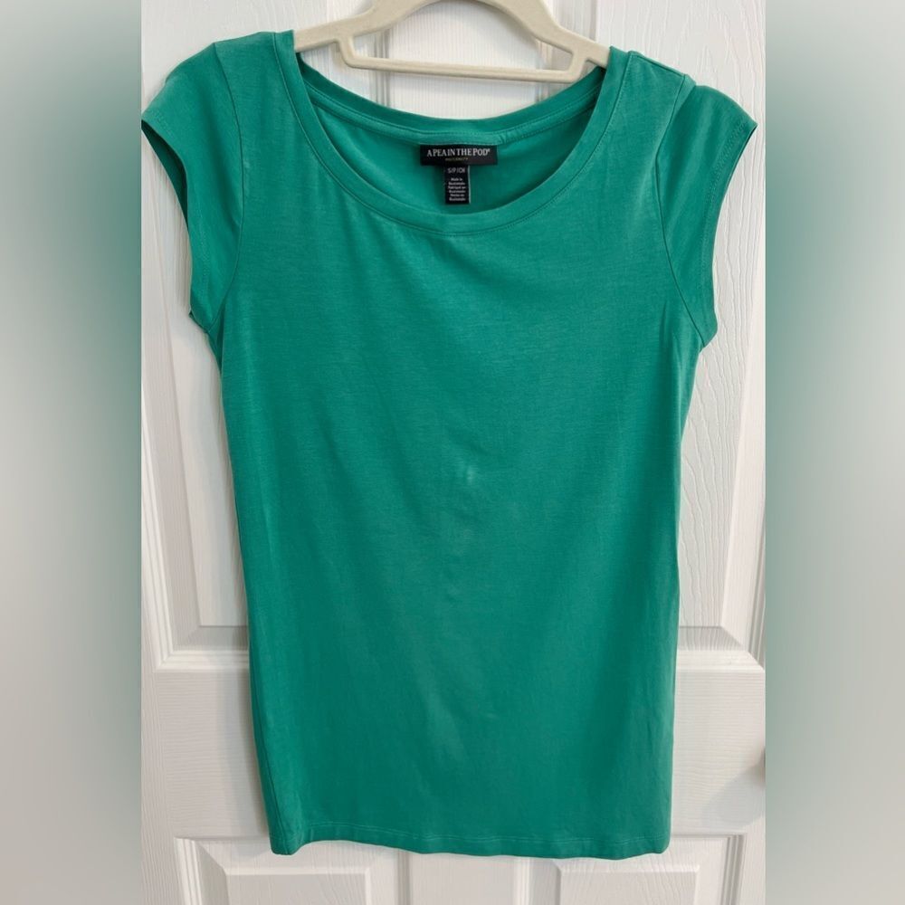 A PEA IN THE POD GREEN TOP - SMALL